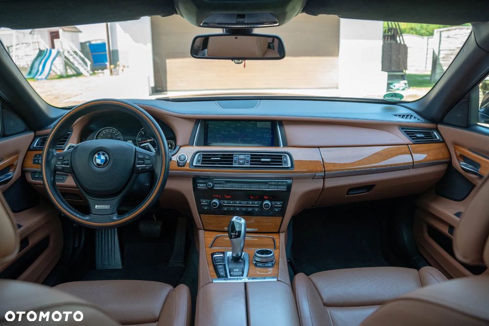 BMW Seria 7 750Ld xDrive - 14