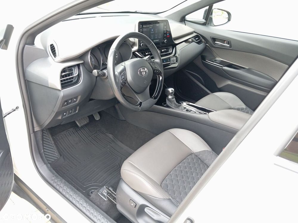 Toyota C-HR 2.0 Hybrid Executive - 8