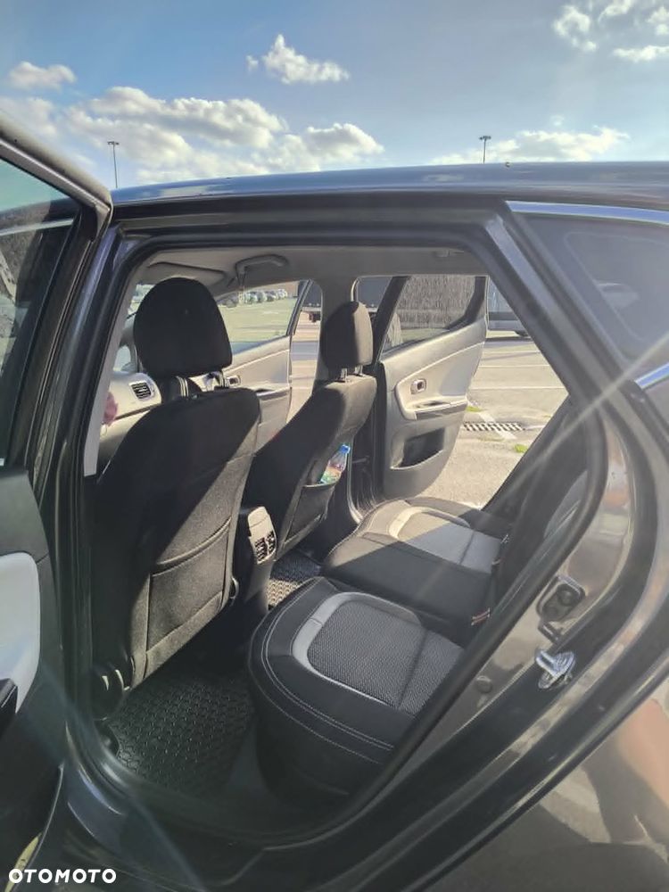 Kia Ceed 1.6 GDI L DCT - 12