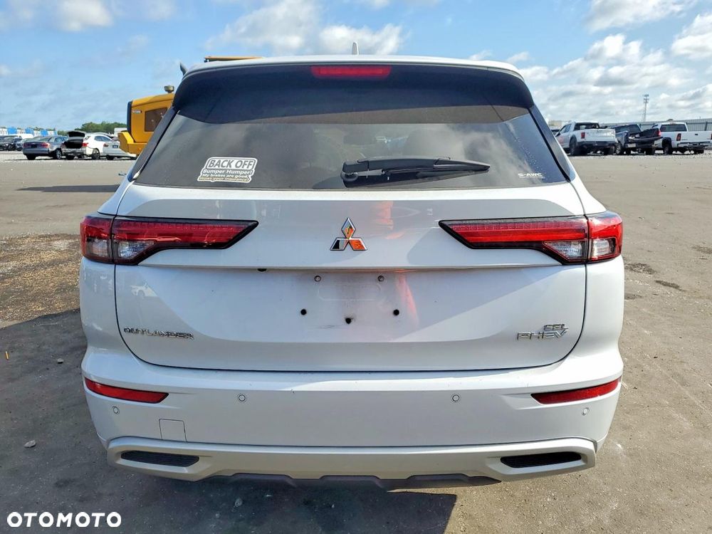 Mitsubishi Outlander 2.4 4WD CVT Intense - 9