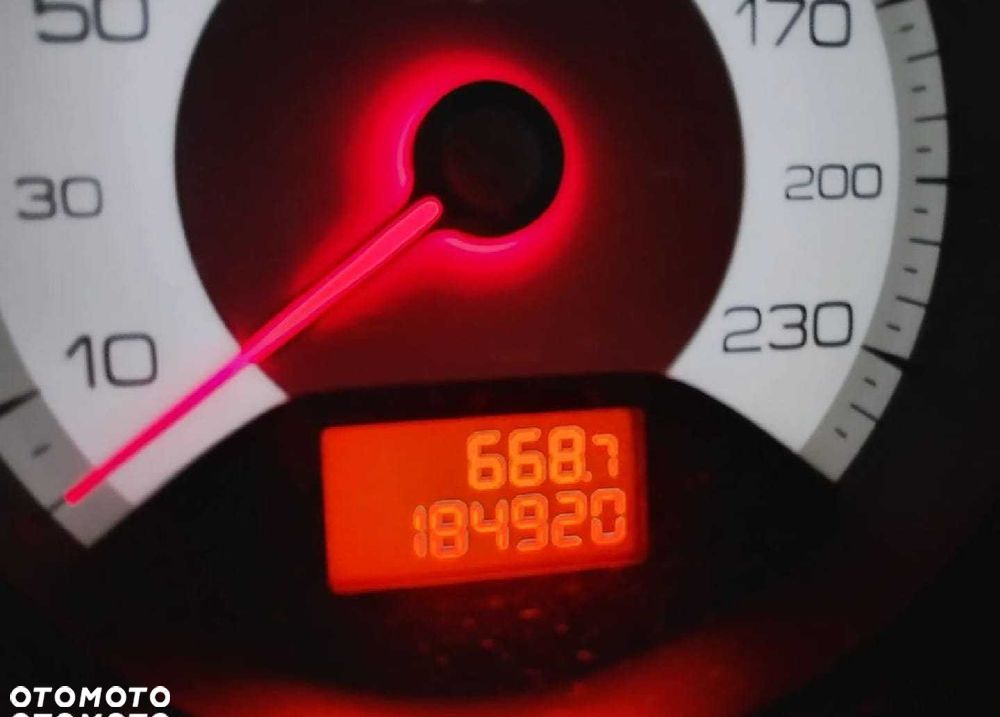 Peugeot 308 - 8
