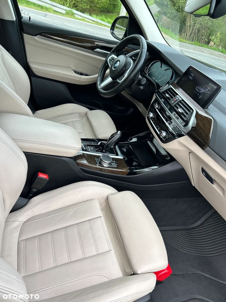 BMW X3 xDrive20d Luxury Line - 9