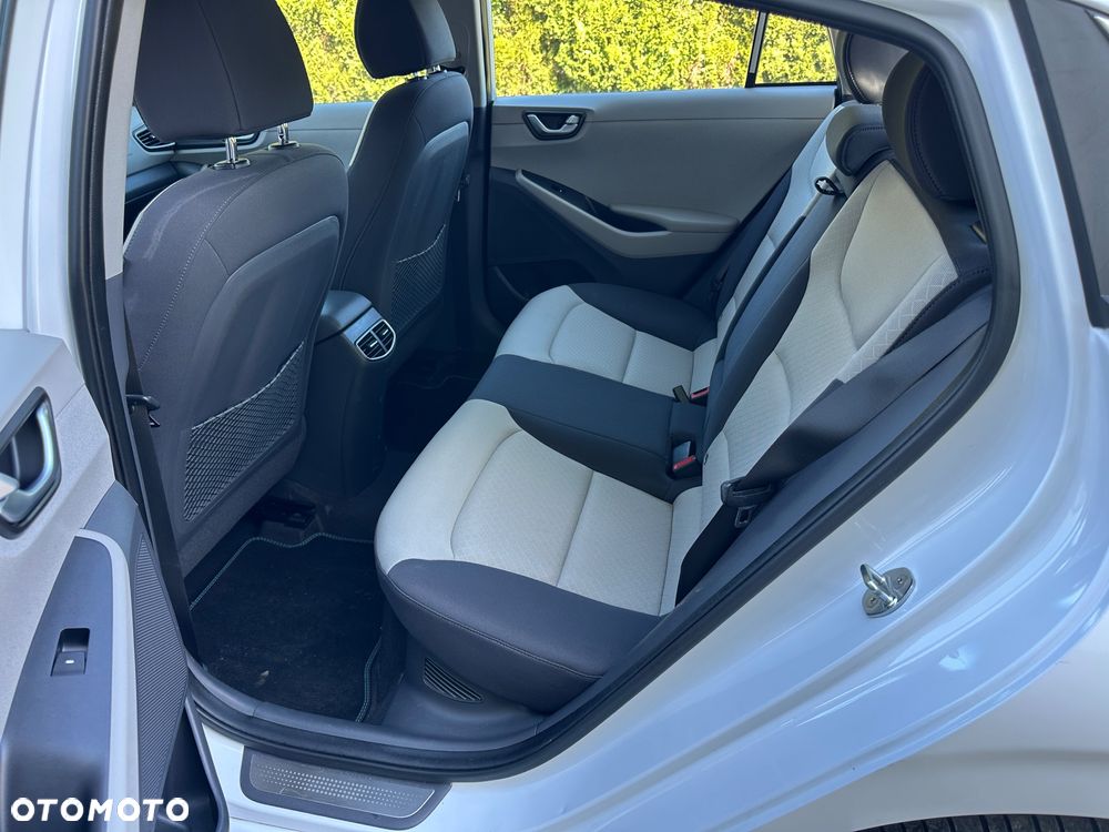 Hyundai IONIQ 1.6 GDI Style - 23
