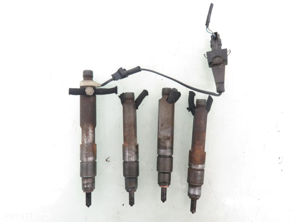 WTRYSKIWACZE SEAT LEON I 1.9 TDI 038130202B 038130202A - 1