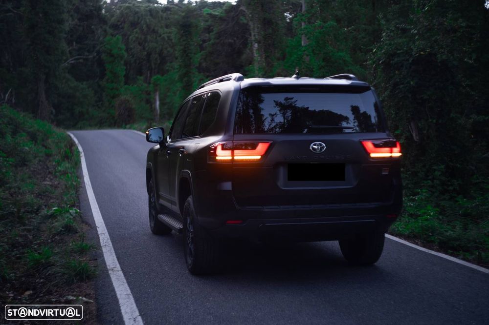 Toyota Land Cruiser LC300 GR Sport - 5