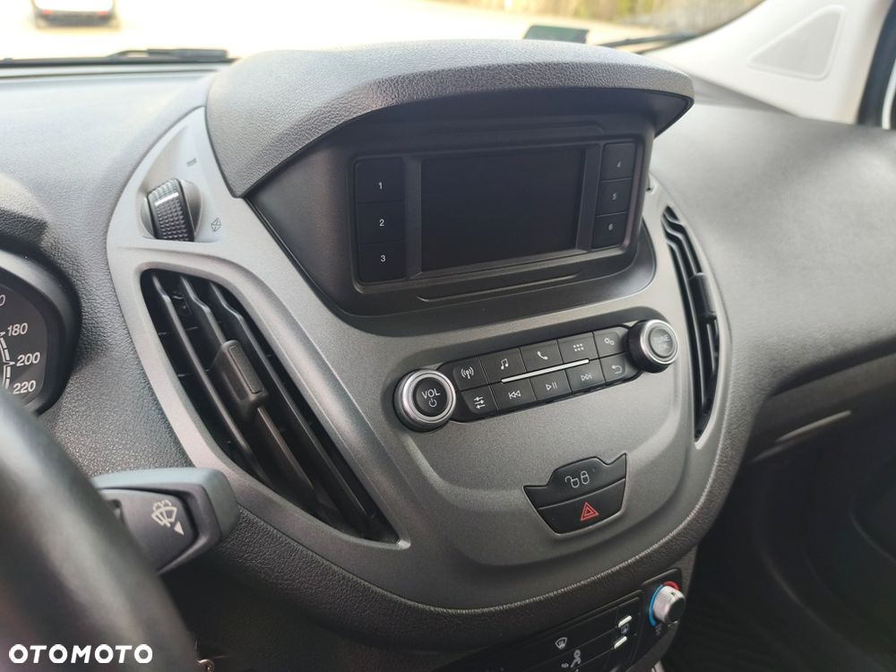 Ford Transit Courier - 31