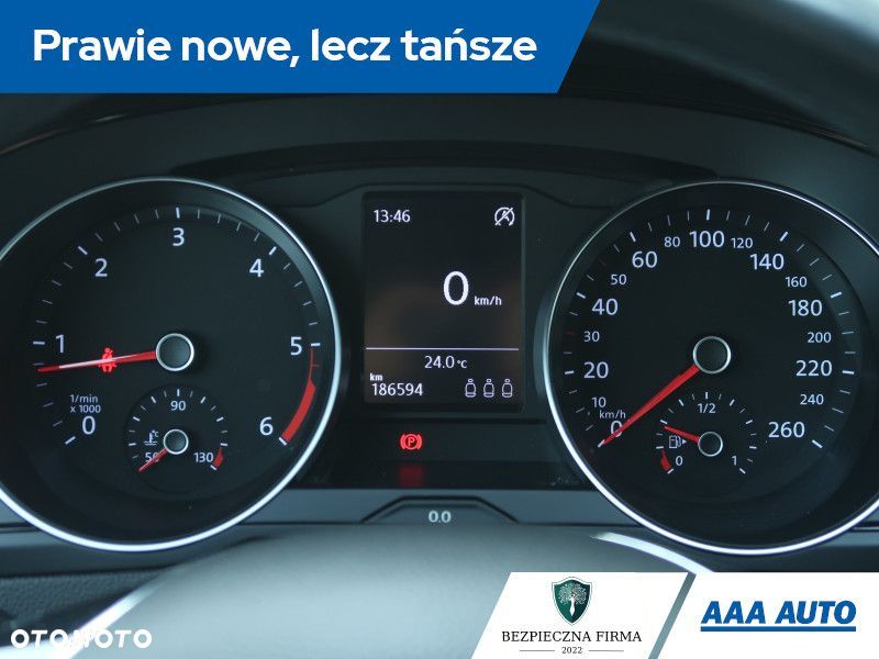 Volkswagen Passat - 12