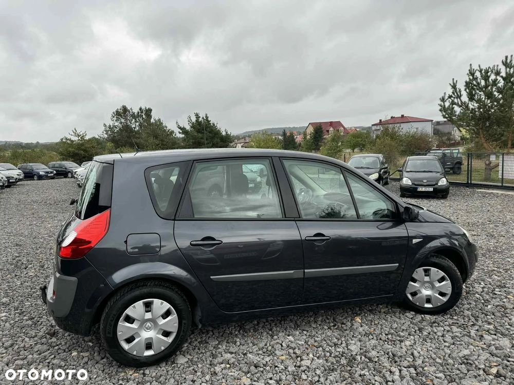 Renault Scenic 1.6 16V Emotion Plus - 8