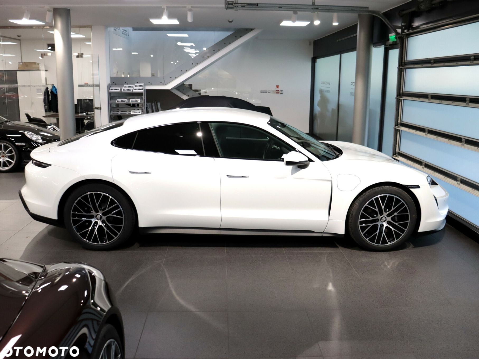 Porsche Taycan Performance Plus - 6