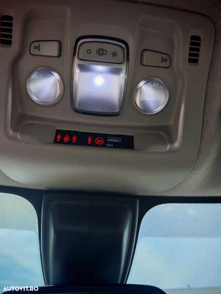 Citroën C3 1.2 PureTech BVM Shine - 9