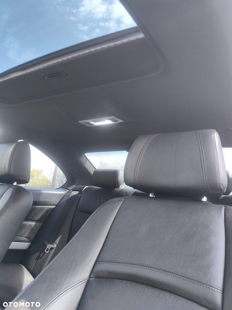 BMW Seria 3 330i - 11