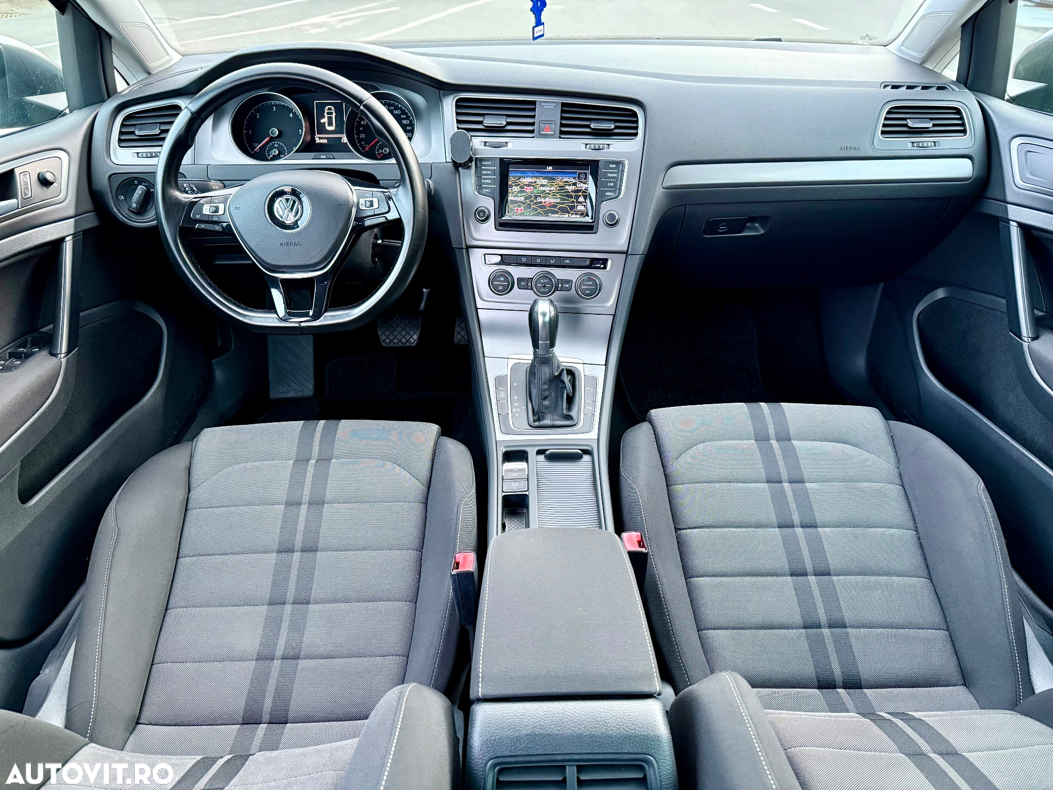 Volkswagen Golf 1.6 BlueTDI DSG Comfortline - 16
