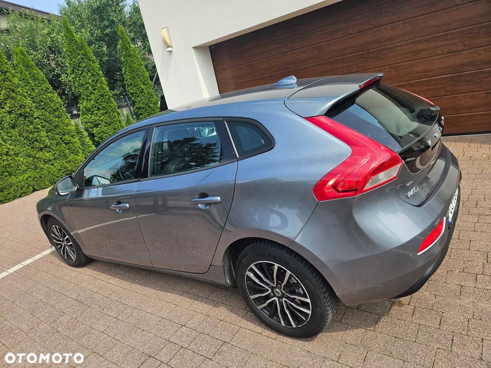 Volvo V40 D2 Momentum - 9