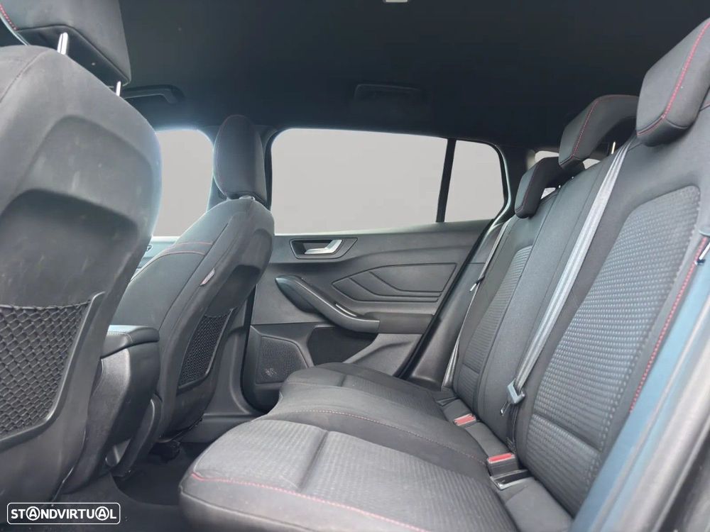 Ford Focus SW 1.0 EcoBoost MHEV ST-Line - 11