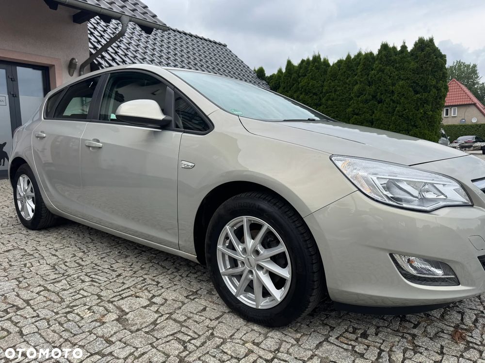 Opel Astra 1.4 Turbo - 11