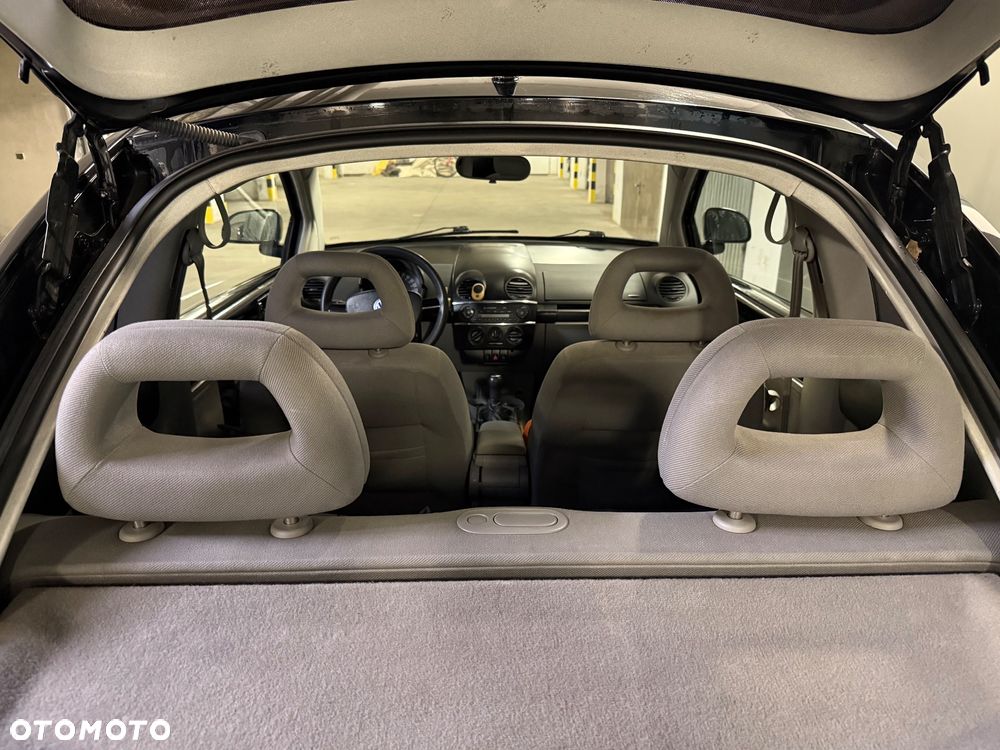 Volkswagen New Beetle 2.0 - 11