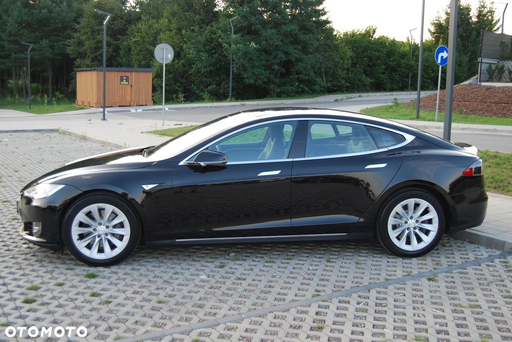 Tesla Model S Standard - 9