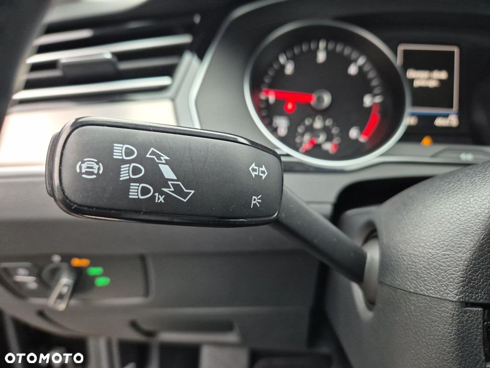 Volkswagen Passat - 23