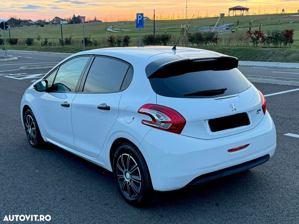 Peugeot 208 - 16