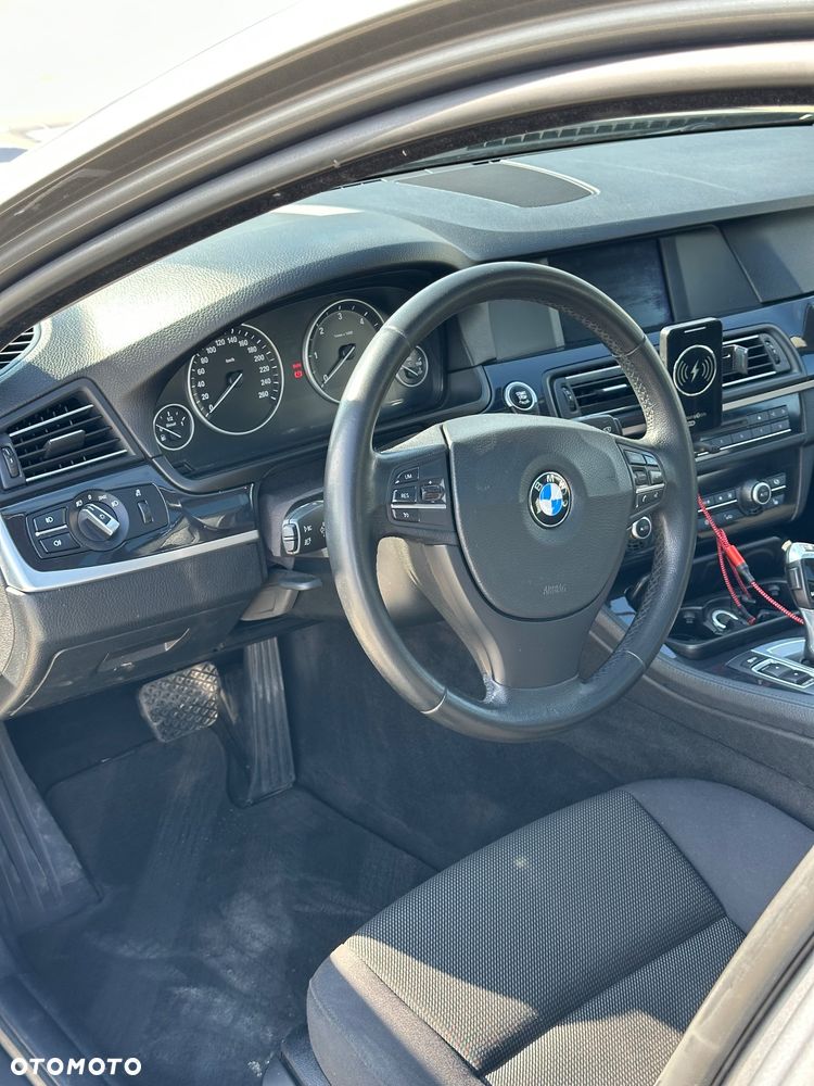 BMW Seria 5 520d Sport-Aut - 10