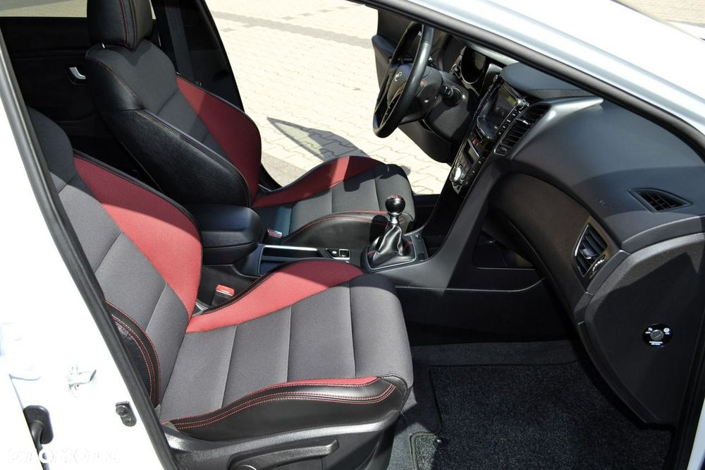 Hyundai i30 1.6 GDI Turbo Luxury - 28