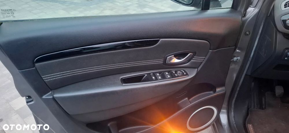 Renault Scenic 1.6 16V 110 Dynamique - 6
