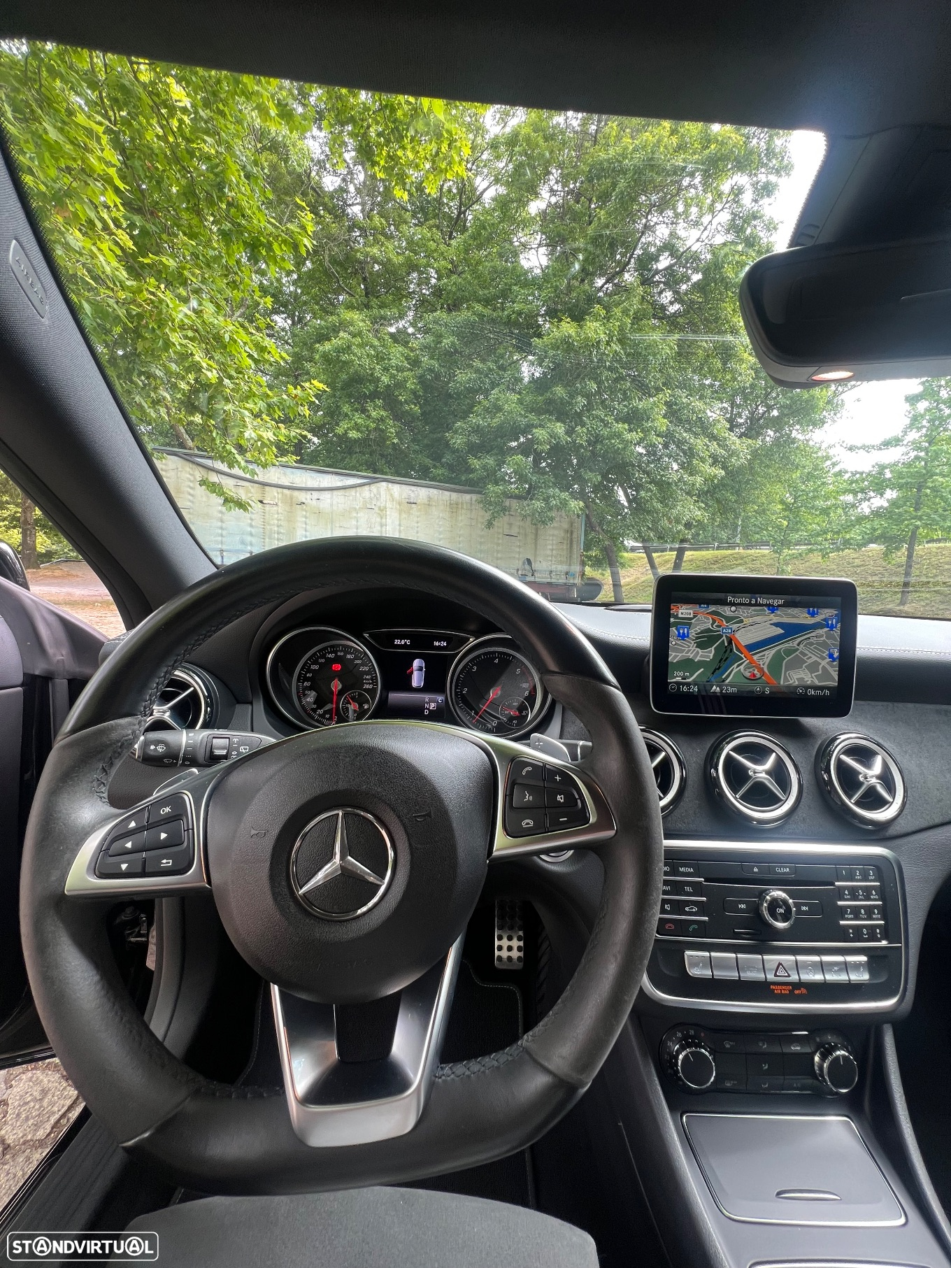 Mercedes-Benz CLA 200 d Shooting Brake AMG Line Aut. - 12