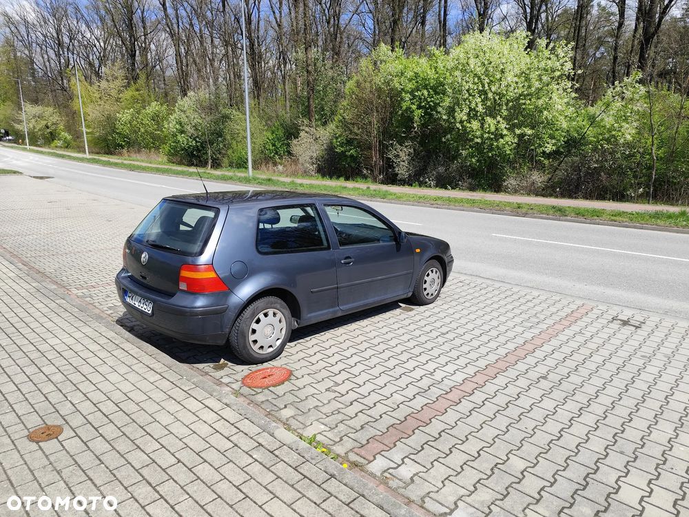 Volkswagen Golf - 4