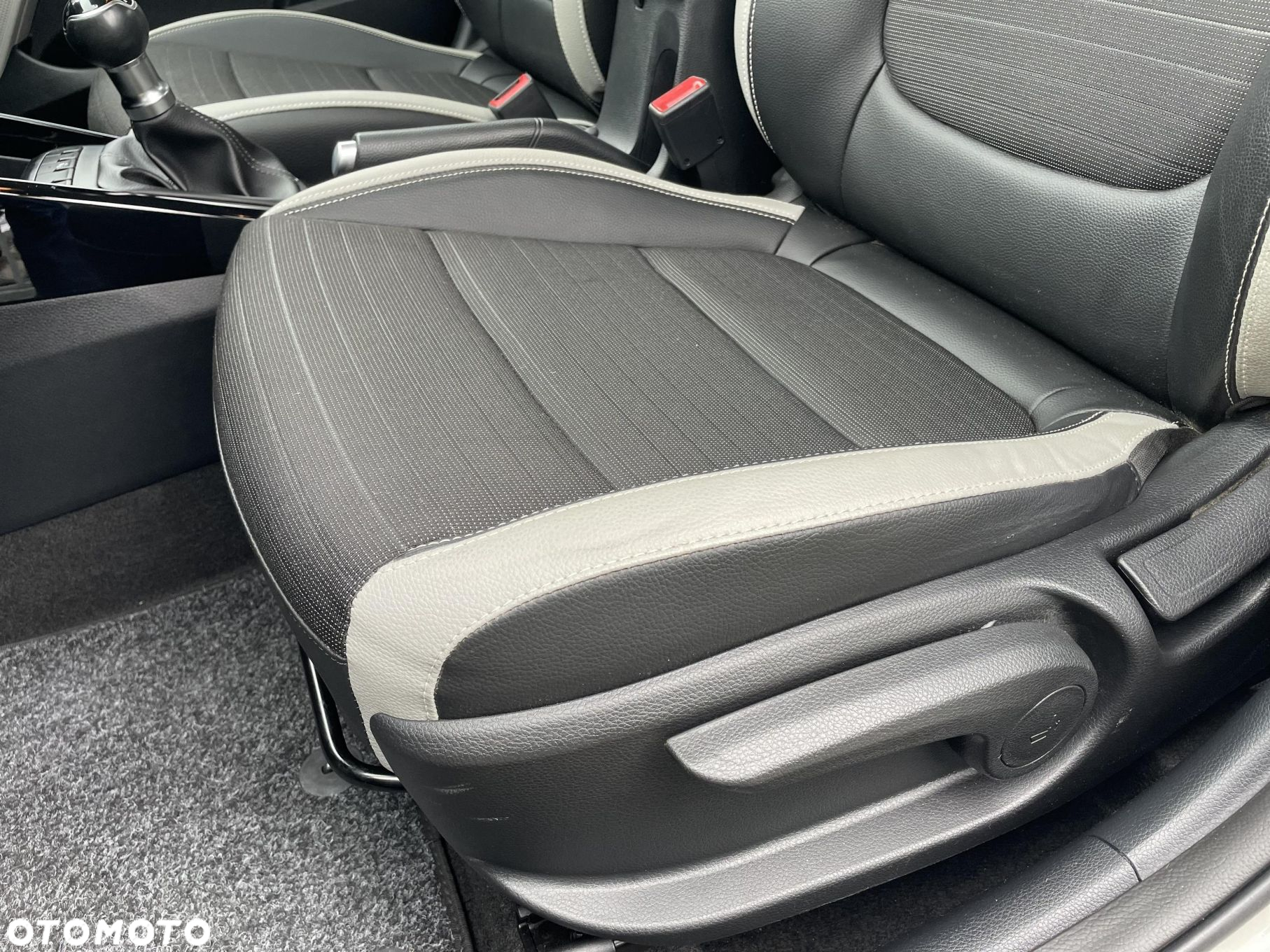 Kia Stonic 1.2 L - 12