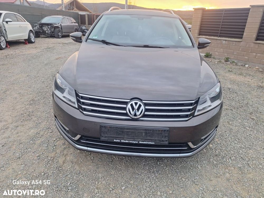 Dezmembrez VW Passat B7 1.8 tfsi CDAA cod culoare LB8R - 2