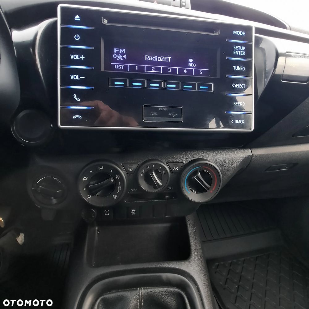 Toyota Hilux 2.4 D-4D Double Cab DLX 4x4 - 11