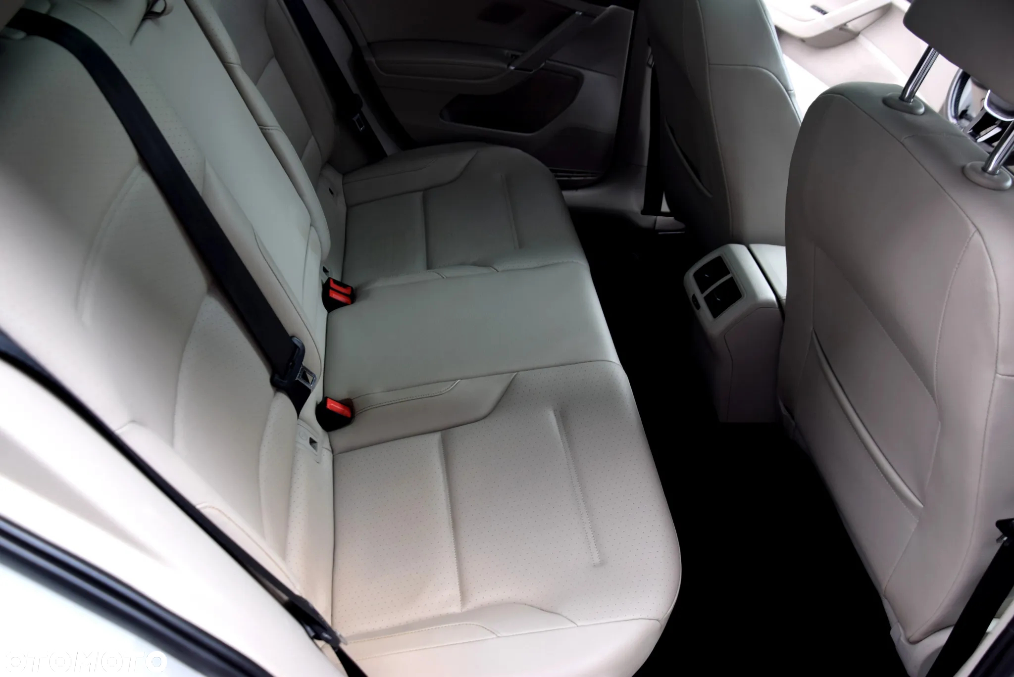 Volkswagen Golf - 12