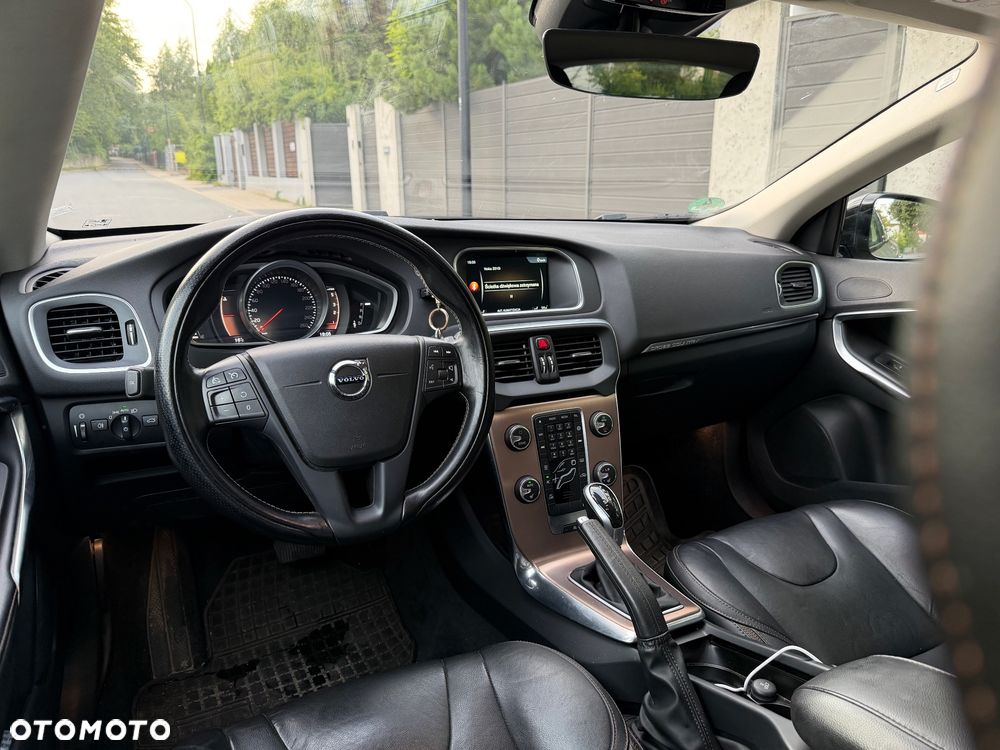 Volvo V40 D4 Geartronic Summum - 6