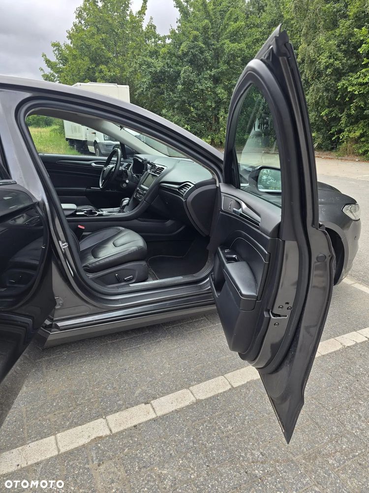 Ford Fusion 2.0 EcoBoost Titanium - 13