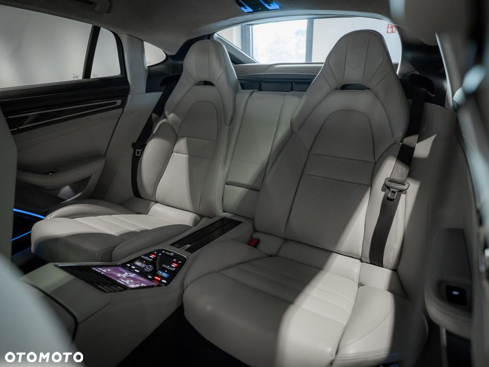 Porsche Panamera - 20