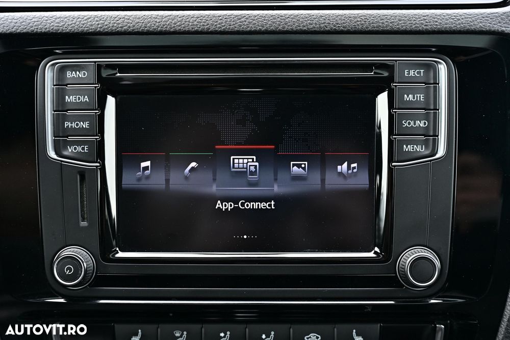 Volkswagen Jetta - 30