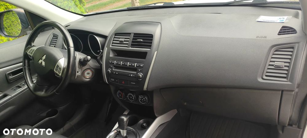 Mitsubishi Outlander 2.0 Intense - 11