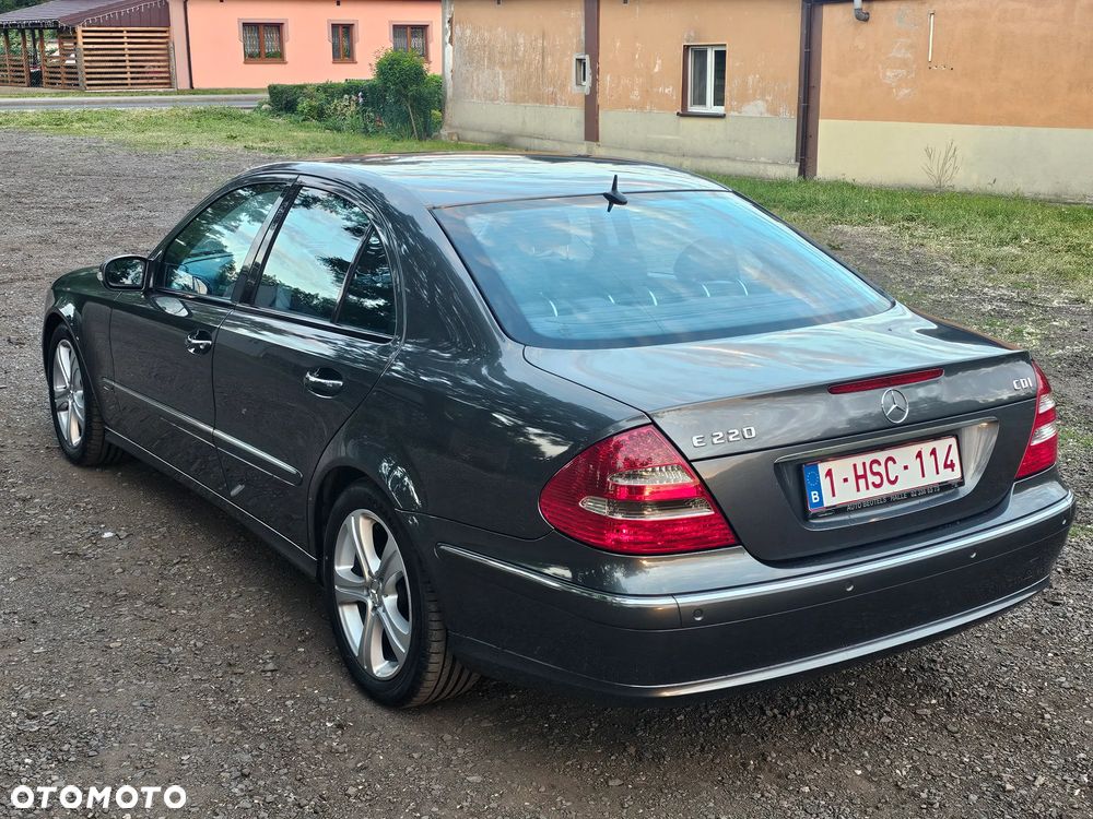 Mercedes-Benz Klasa E - 33