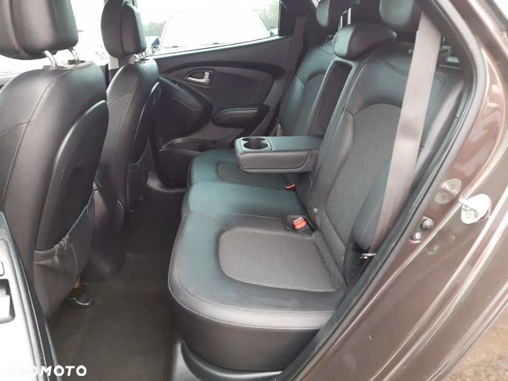 Hyundai ix35 1.7 CRDi 2WD blue Finale Gold - 4