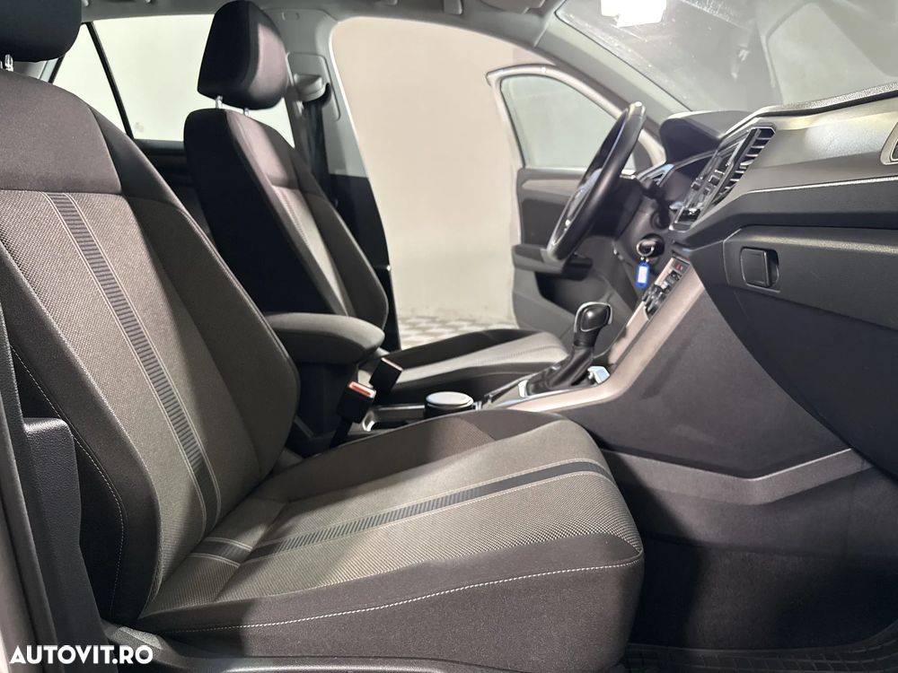 Volkswagen T-Roc - 12