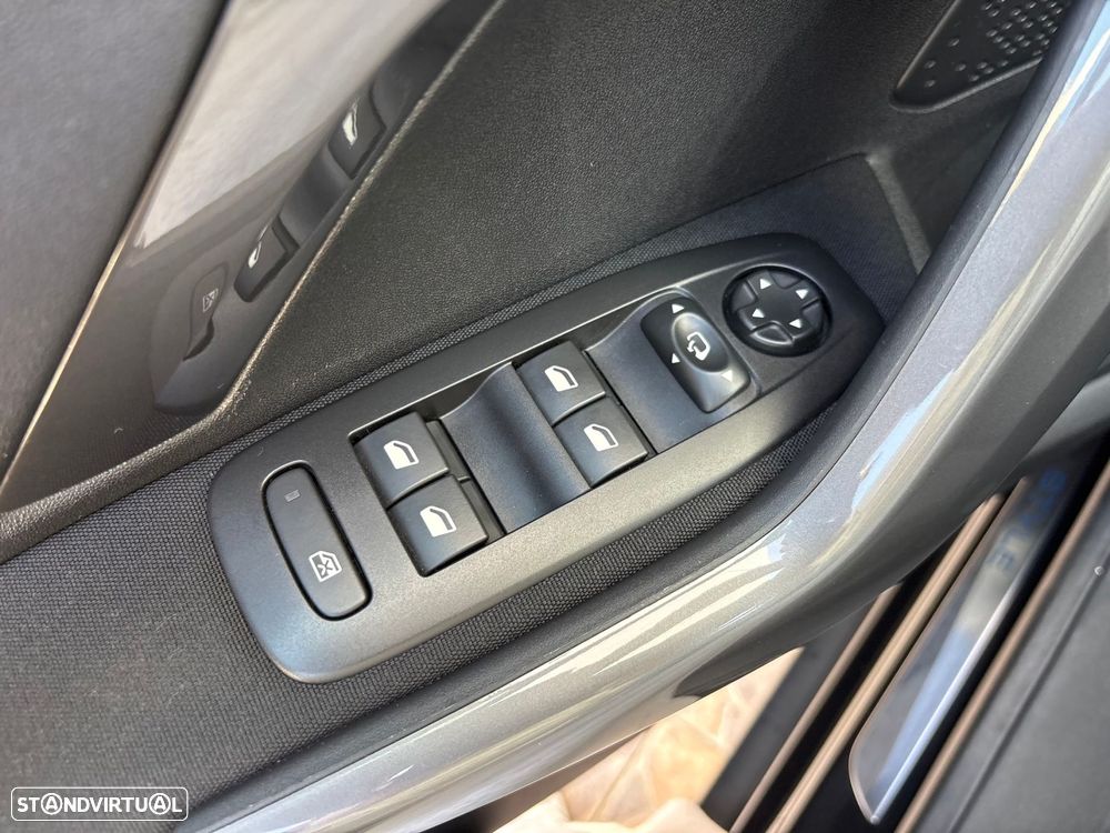 Peugeot 2008 1.2 PureTech Style - 11