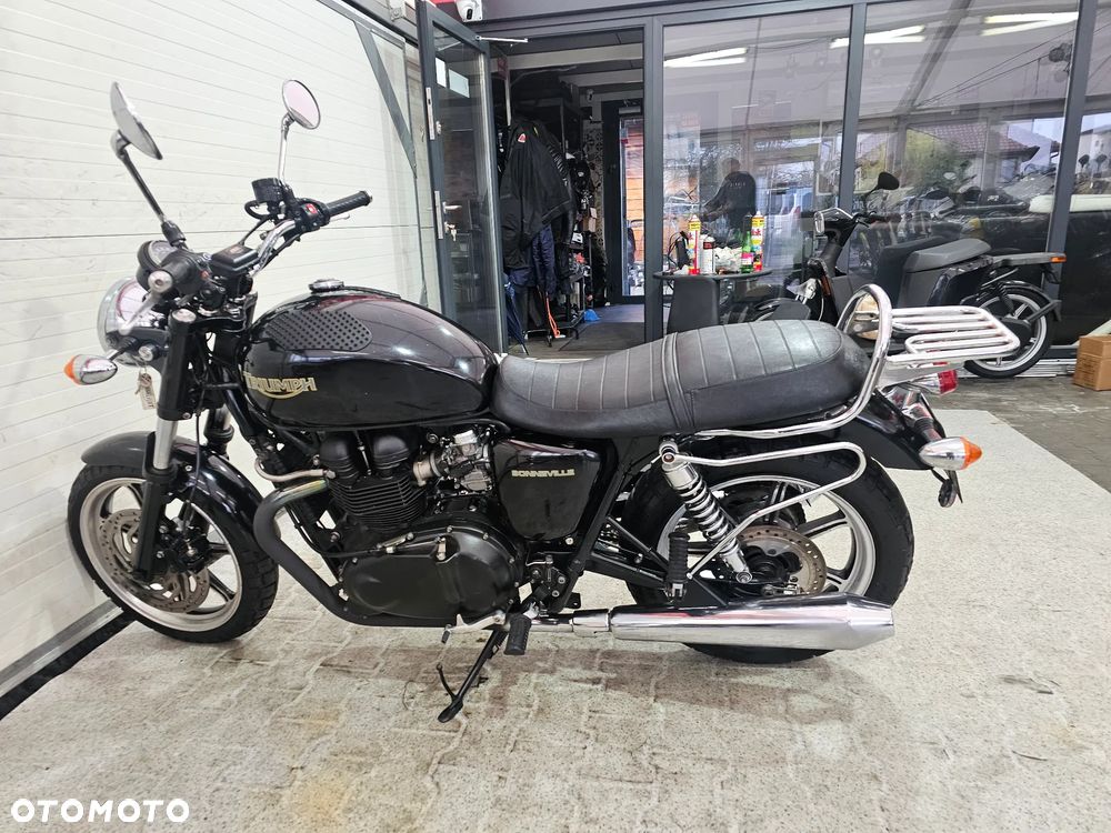 Triumph Bonneville - 18