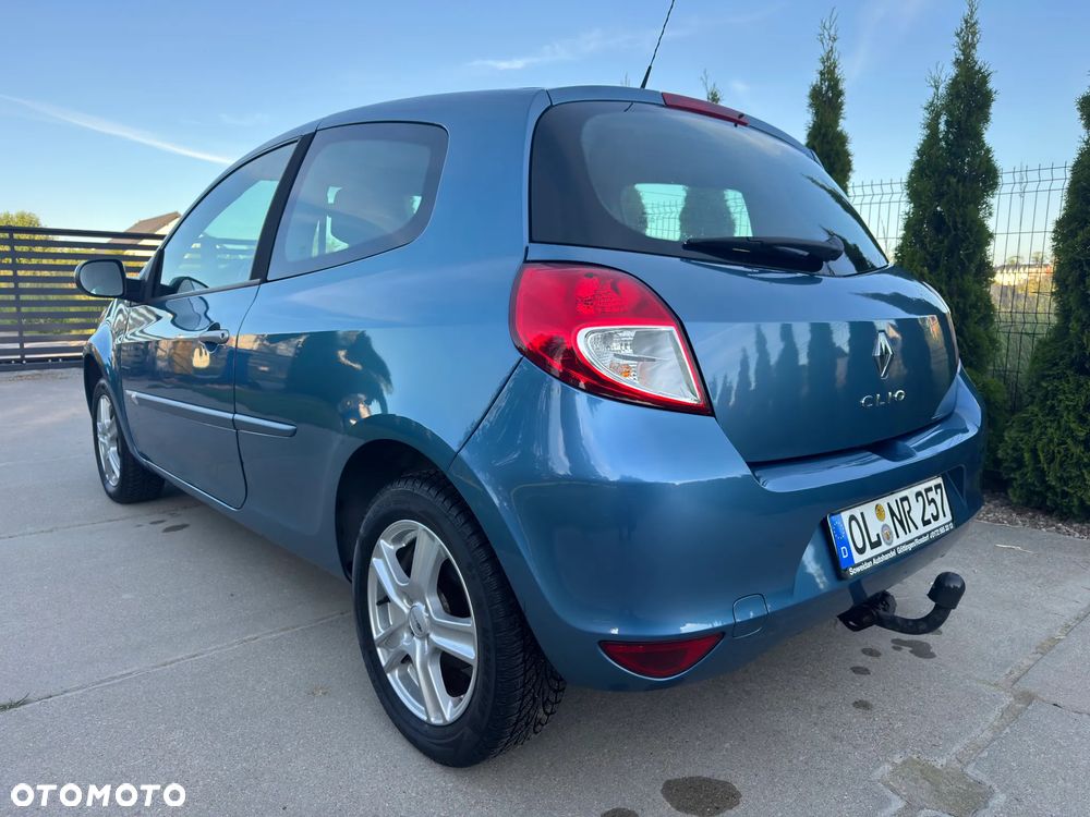 Renault Clio - 12