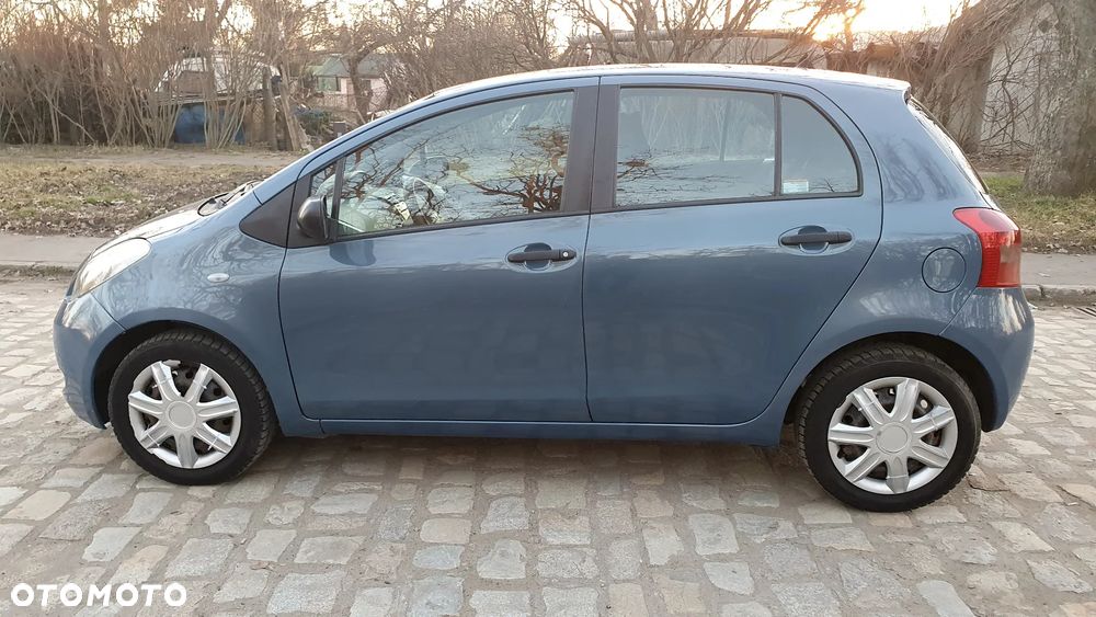 Toyota Yaris 1.3 Luna Premium - 8