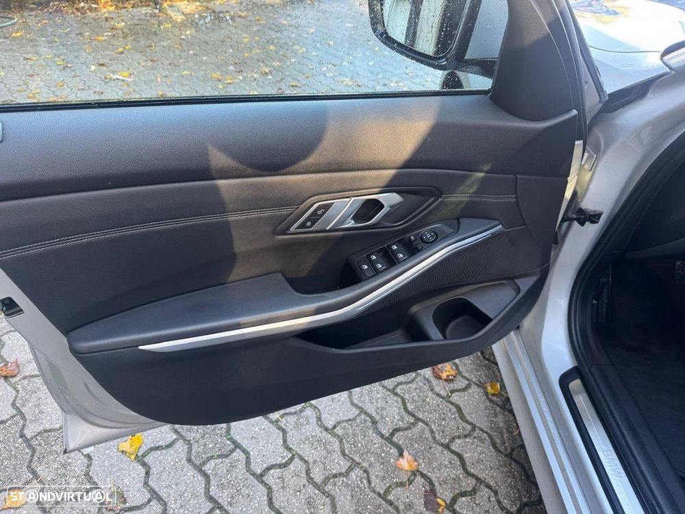 BMW 318 d Line Luxury Auto - 8