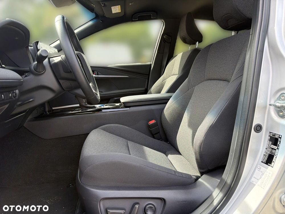 Toyota Camry - 12