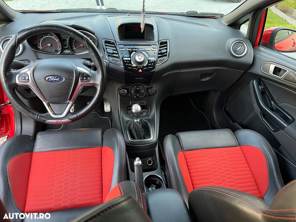 Ford Fiesta 1.6 EcoBoost ST - 9