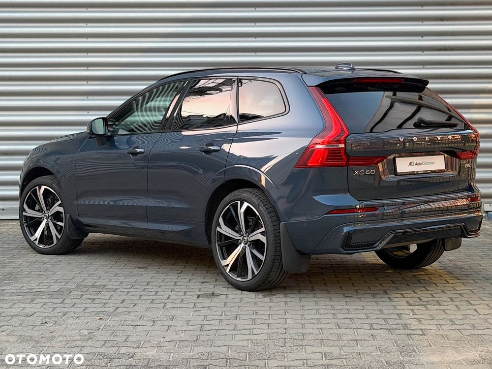 Volvo XC 60 B5 B AWD Ultimate Dark - 3