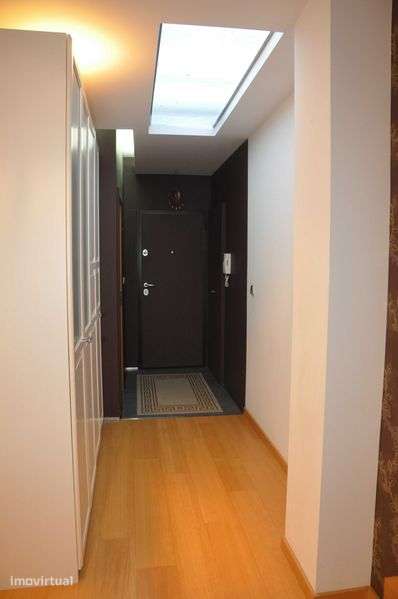 Apartamento T0 com áreas generosas - Grande imagem: 3/6