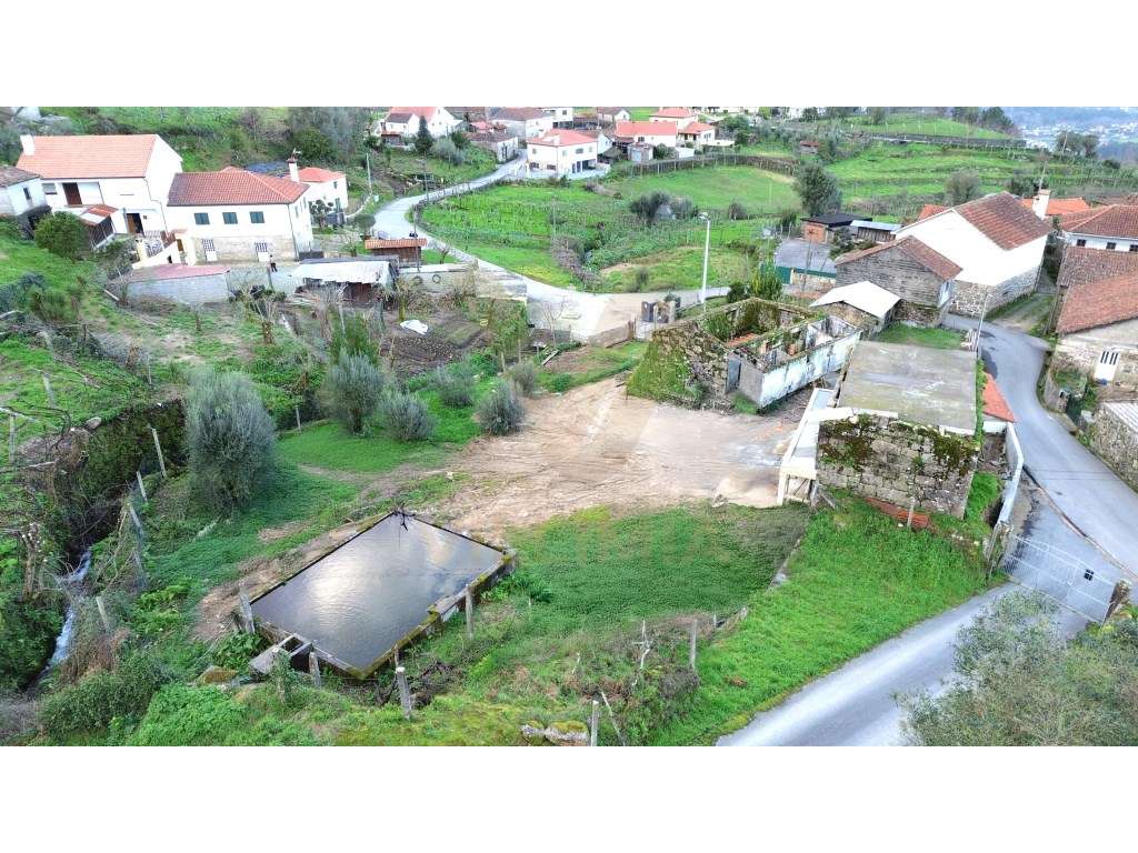 Propriedade com Três Casas e Terreno | Beiral do Lima - Ponte de Lima - Grande imagem: 2/13